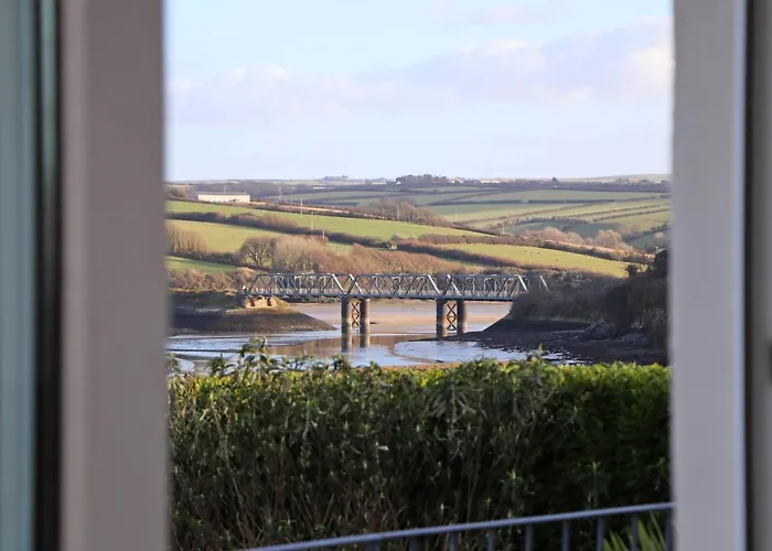 Holiday Home With Estuary Views, Parking & Balcony