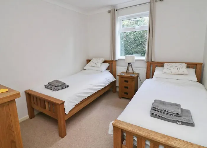 Holiday Home With Estuary Views, Parking & Balcony